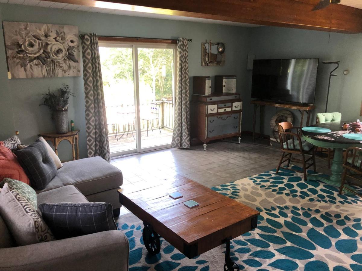 1 Bed Cottage, Partial Waterviews & Water Access Westport Exterior foto